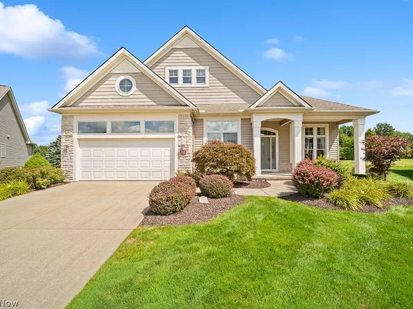 140 Regent Ct, Broadview Heights, OH 44147