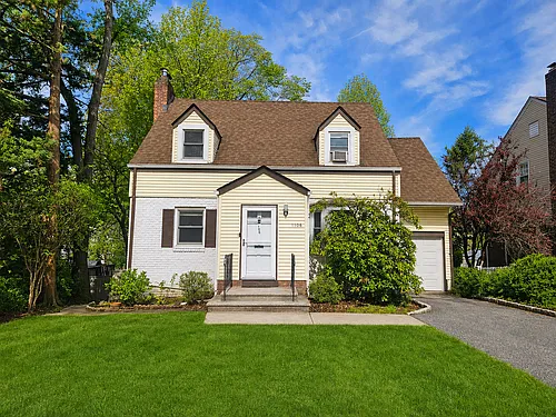 1106 Bromley Ave Photo 1
