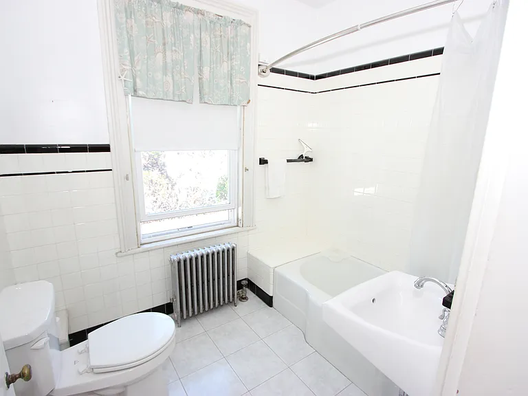 28 Greenwood Ave — Photo 10