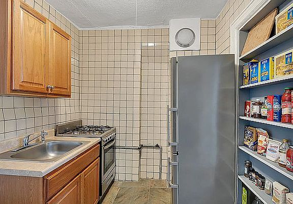 4th image of 75 E 2nd St #5L