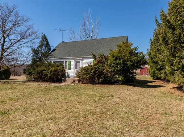 6112 Chestnut St, Zionsville, PA 18092