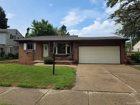 40804 Ivywood Ln, Plymouth, MI 48170