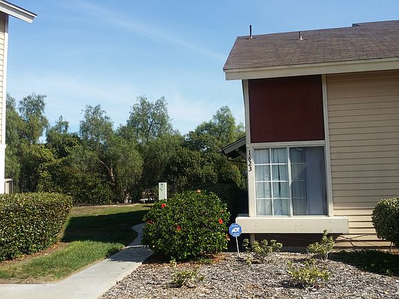 2nd image of 1623 Manzana Way