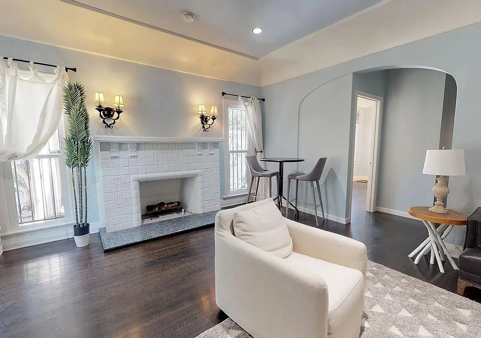 216 S Orange Dr. — Photo 4