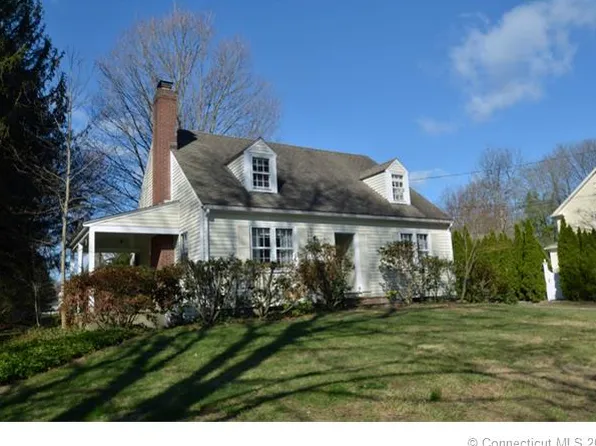 46 Queen St, Newtown, CT 06470
