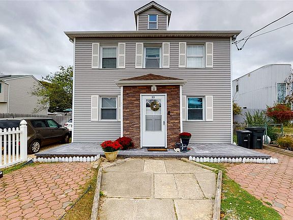 3rd image of 33 Seymour Dr