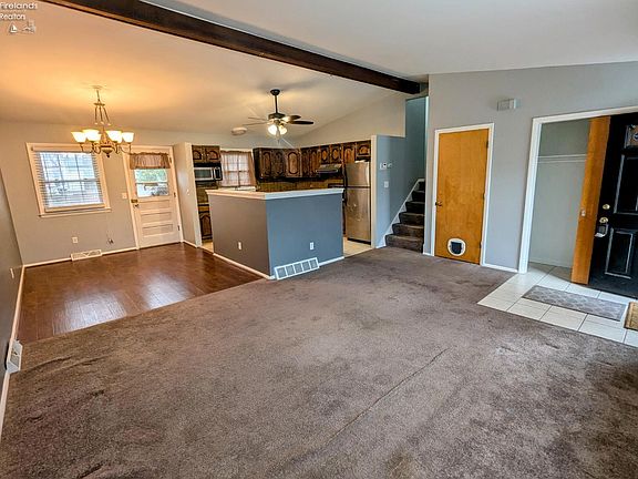 4th image of 1202 Chalet Dr