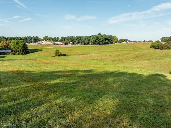 W Main St, Sugarcreek, OH 44681