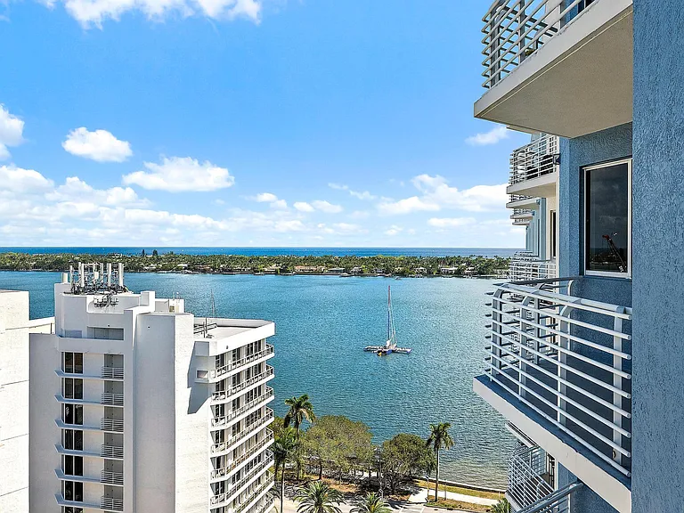 1551 N Flagler Dr #Penthouse L7 — Photo 18