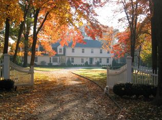 11 Dew Ln, Darien, CT 06820