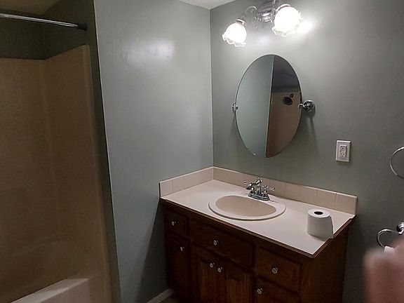 5th image of 1186 W Vancouver Dr