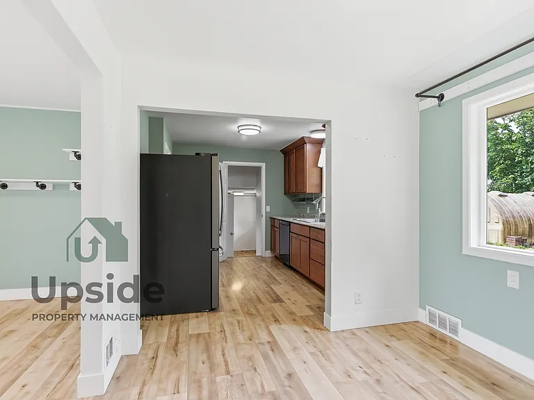 8719 E Valleyway Ave — Photo 14