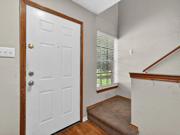 305 Cambridge Dr #305 — Photo 12