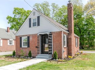 46 Freeman St, Warwick, RI 02886