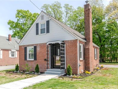 46 Freeman St, Warwick, RI, 02886