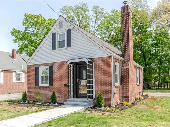 46 Freeman St, Warwick, RI 02886