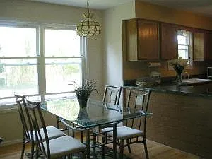 325 Meadowview Ln — Photo 6