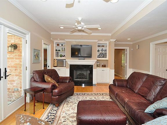5th image of 12 Shorelake Dr