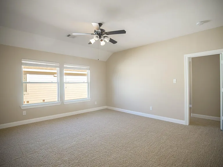 2 Hadlock Pl — Photo 43