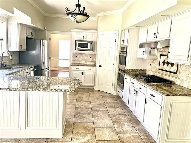 115 Ayshire Ct — Photo 11
