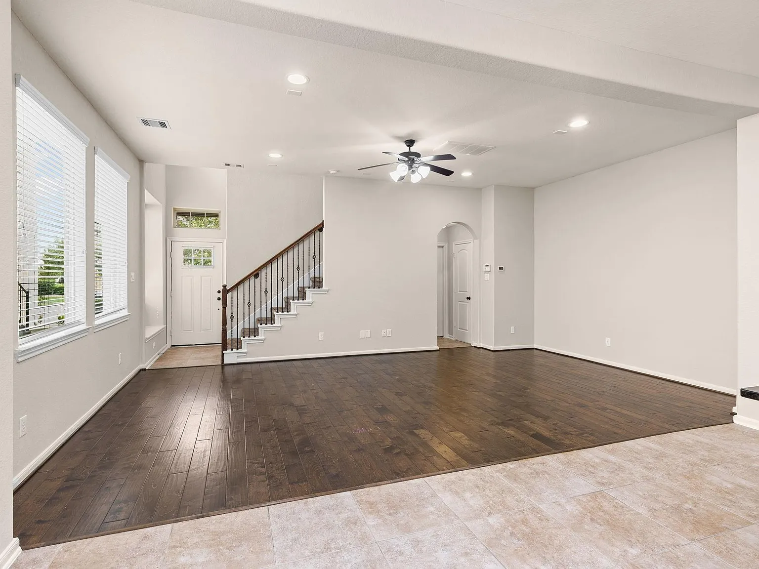 3 bed, 2.5 bath, 1860 sqft, $2,350 — Photo 4