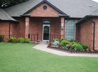 505 Sparrow Hawk, Edmond, OK 73003