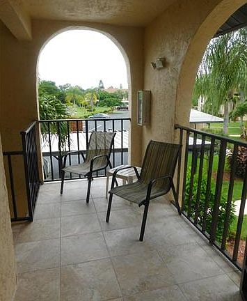 5th image of 8494 Charter Club Cir Unit 8