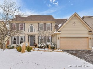 590 Lake Ridge Dr, South Elgin, IL 60177