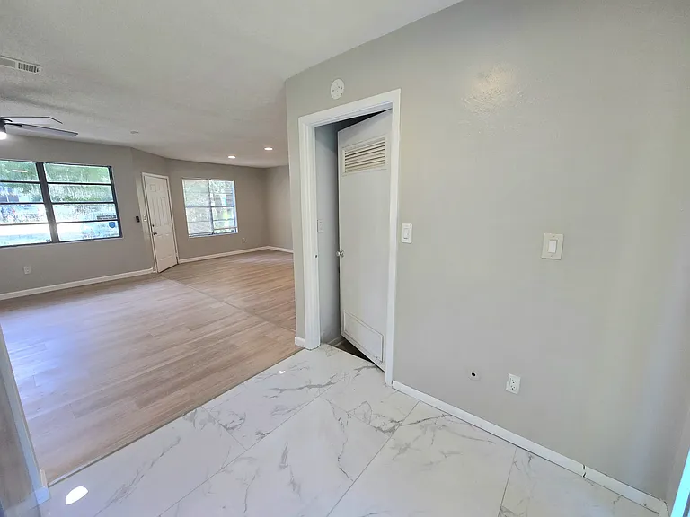 1017 Fremont Ave — Photo 8