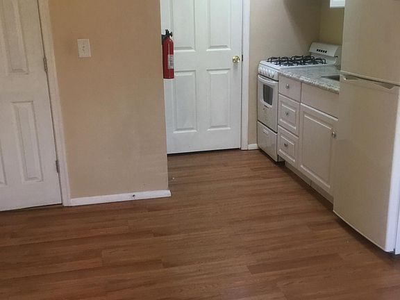 4th image of 309 Lincoln Ave #A1