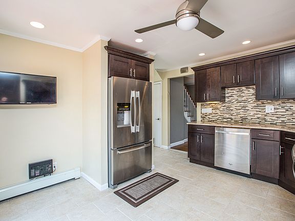 Kitchen angle 3