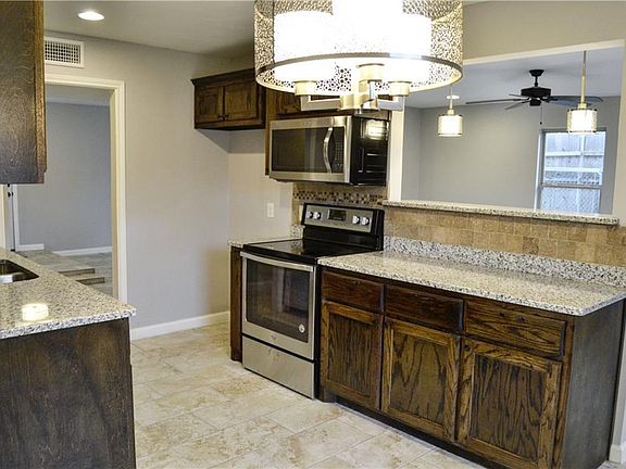 5th image of 12127 High Meadow Dr
