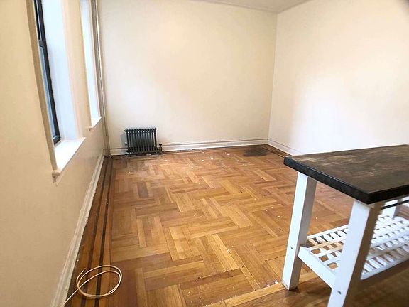 3rd image of 18 E 21st St #3E