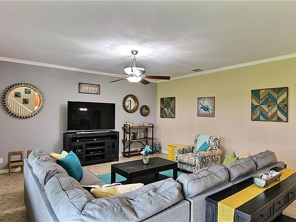 3rd image of 553 SW Sun Cir