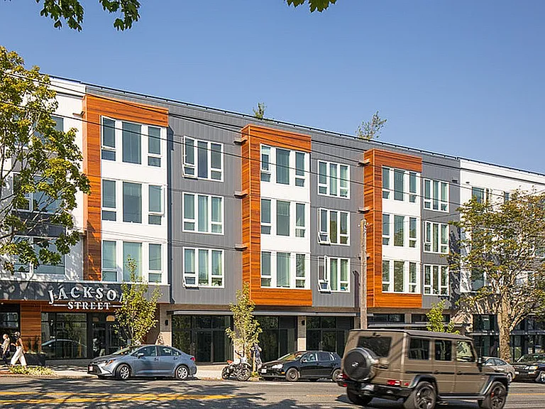 Jackson Street — Photo 15