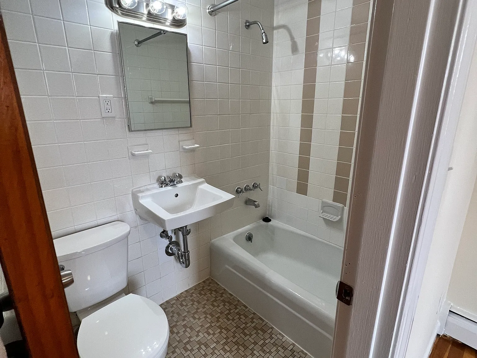 1 bed, 99999 sqft, $2,100 — Photo 4