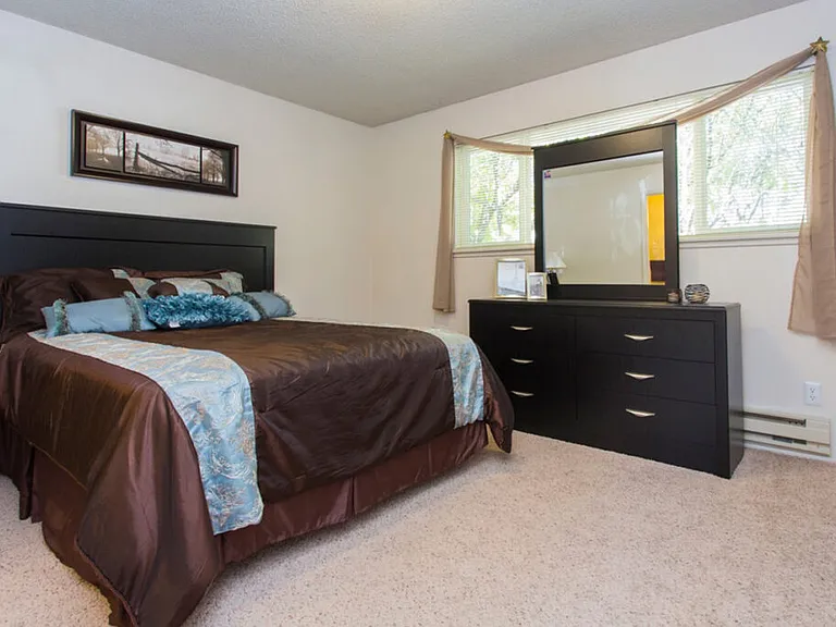 Washington Park Apartments — Photo 15