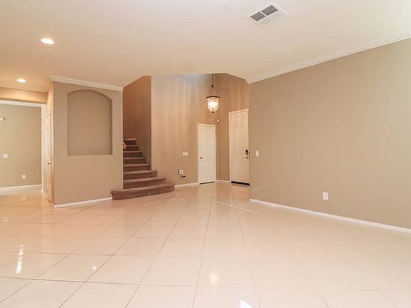 5th image of 27087 Stamlin Ct