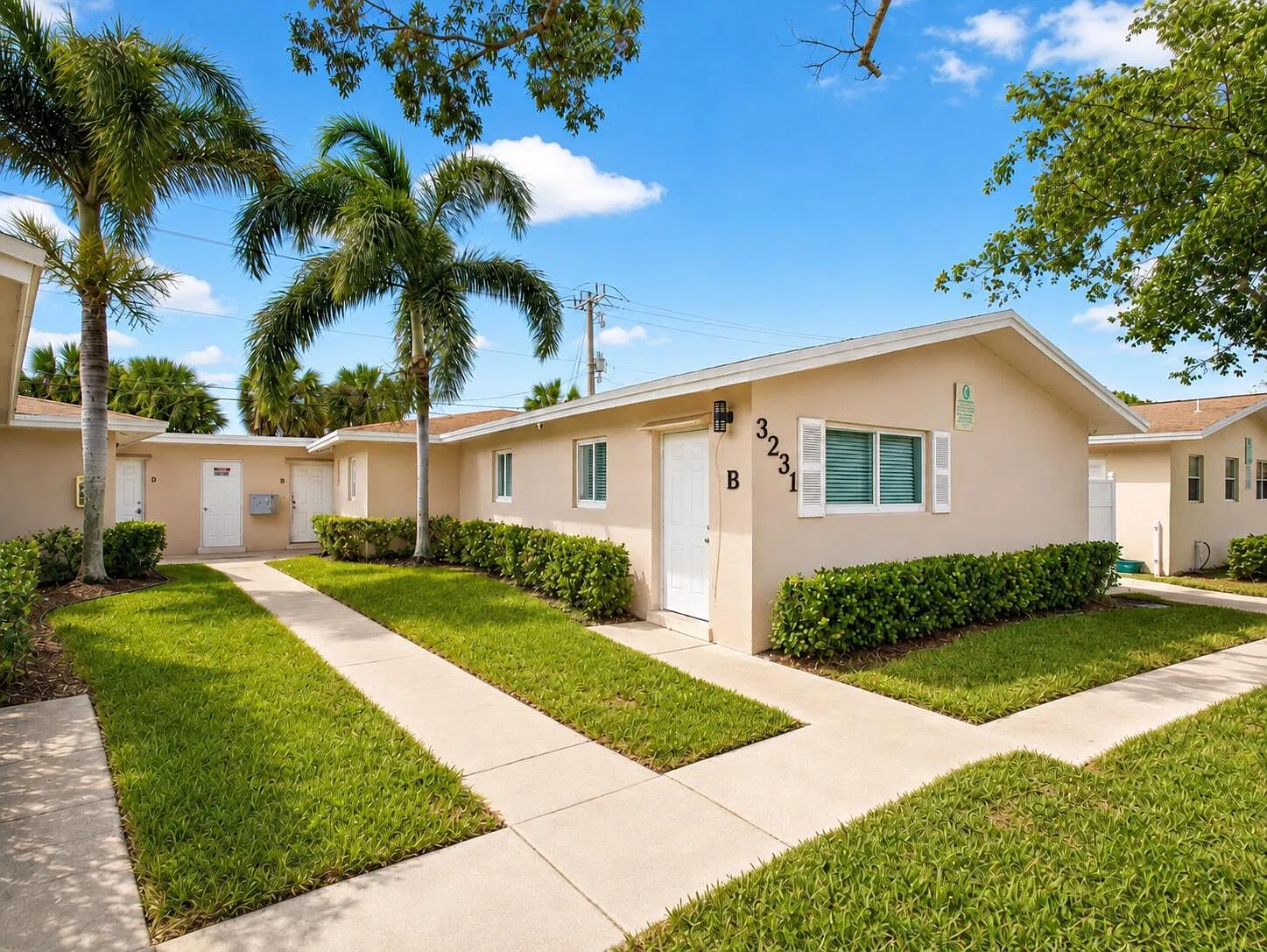 3 bed, 1.0 bath, 1000 sqft, $2,350 — Photo 2