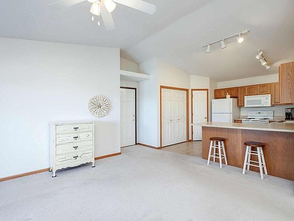 3rd image of 3209 S 16th Ave Unit 302