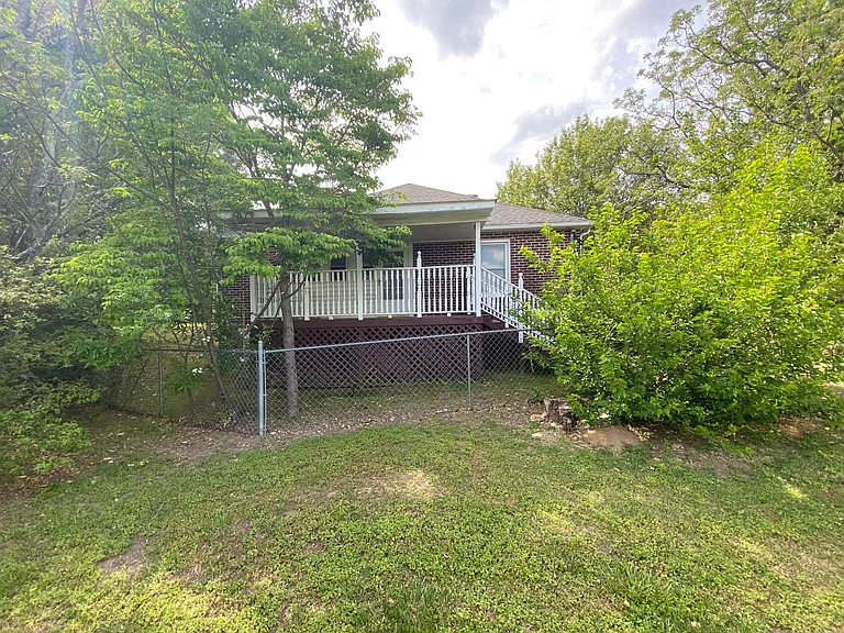 1343 S Battleground Ave — Photo 5