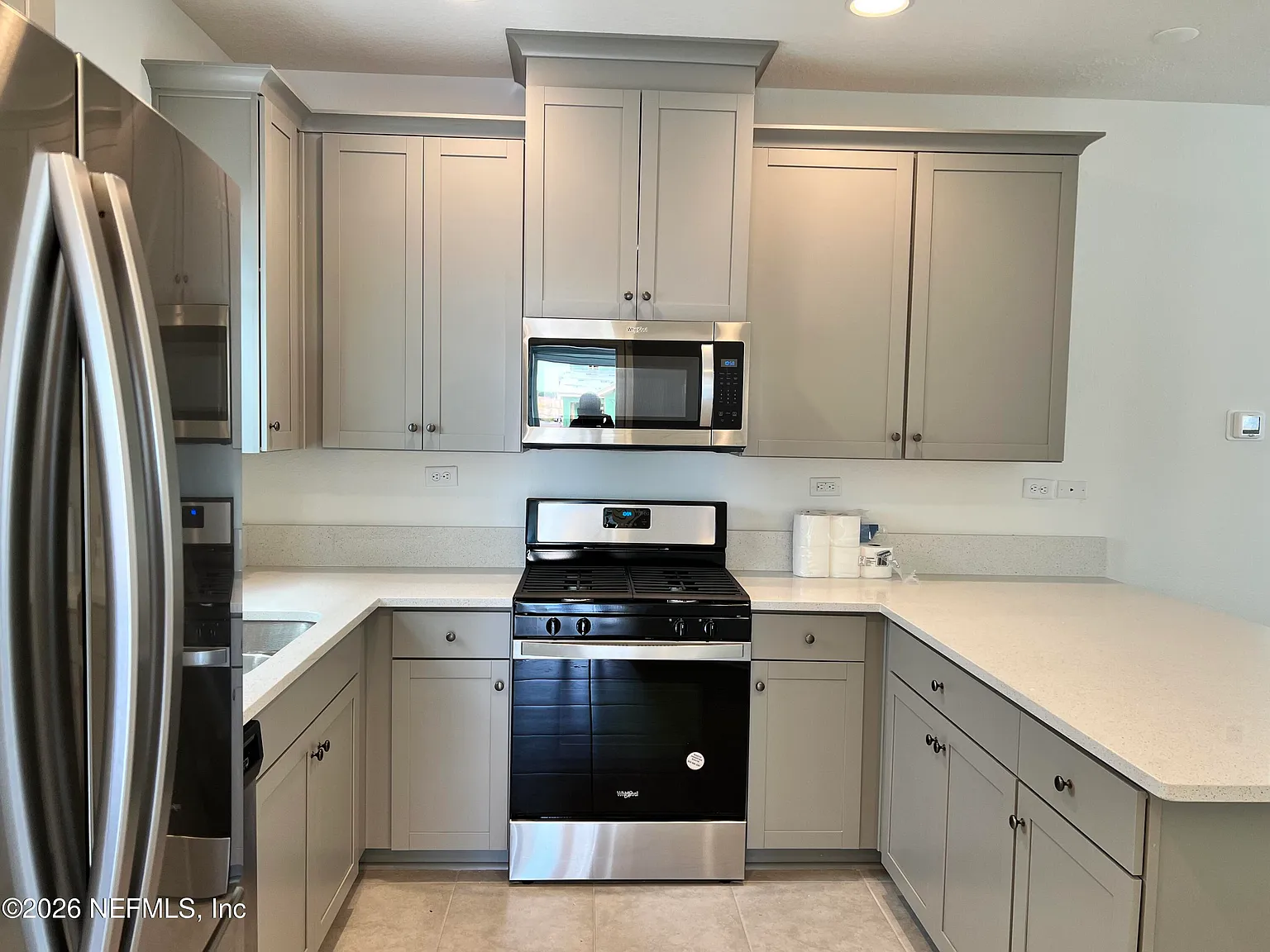 4 bed, 2.5 bath, 2052 sqft, $2,400 — Photo 2