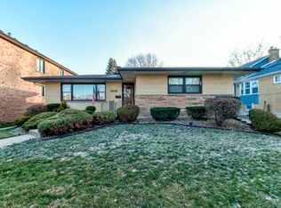 3449 W 97th St, Evergreen Park, IL 60805