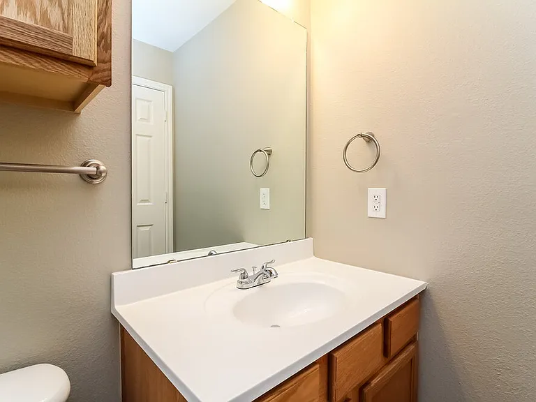 1204 Seneca Pl — Photo 16