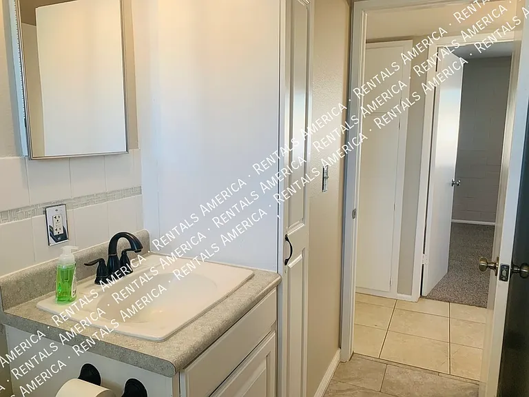 11433 N Hagen Dr — Photo 15
