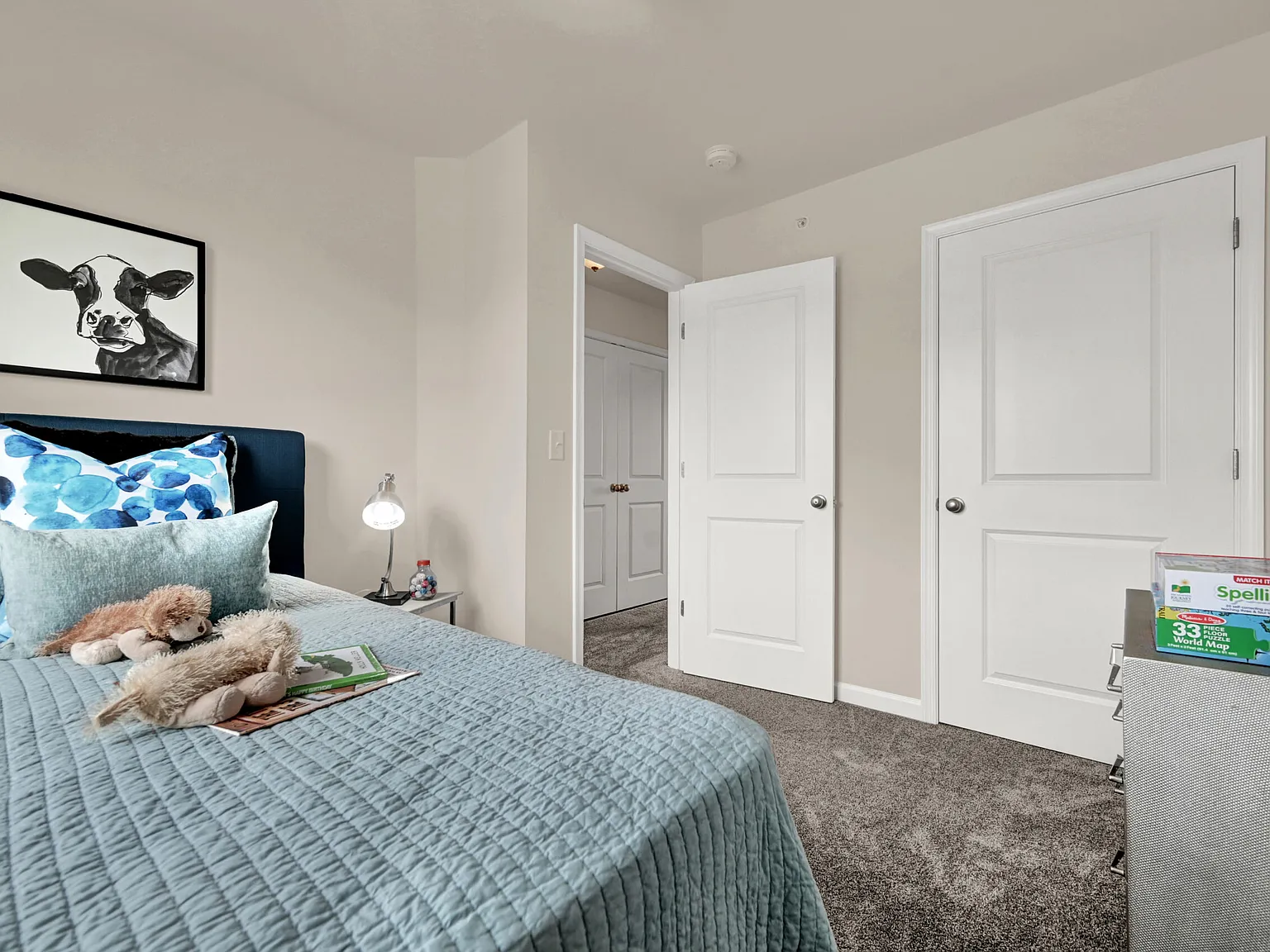 3 bed, 2.5 bath, 1600 sqft, $2,100 — Photo 2