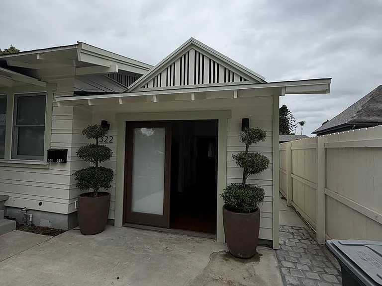 320 E Maple Ave — Photo 1