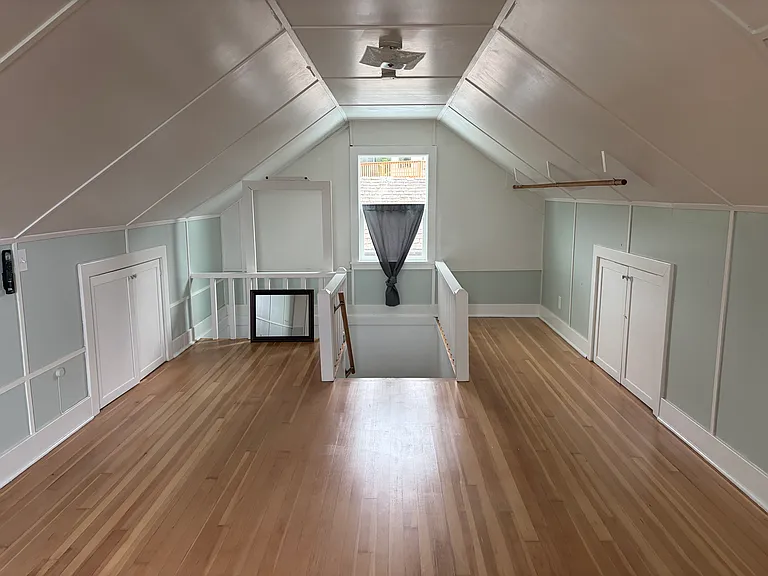 235 Columbia St — Photo 9