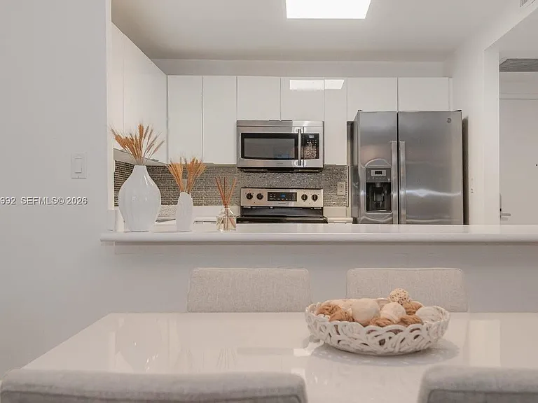 2301 Collins Ave #333 — Photo 11