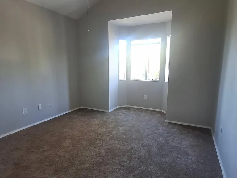 833 Gladys Ave — Photo 5
